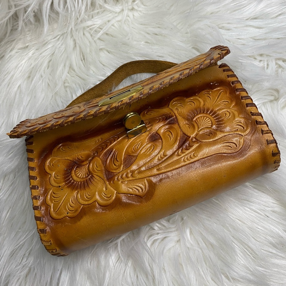 1970s Handcrafted Tan Real Leather Mini Clutch - Picture 4 of 8